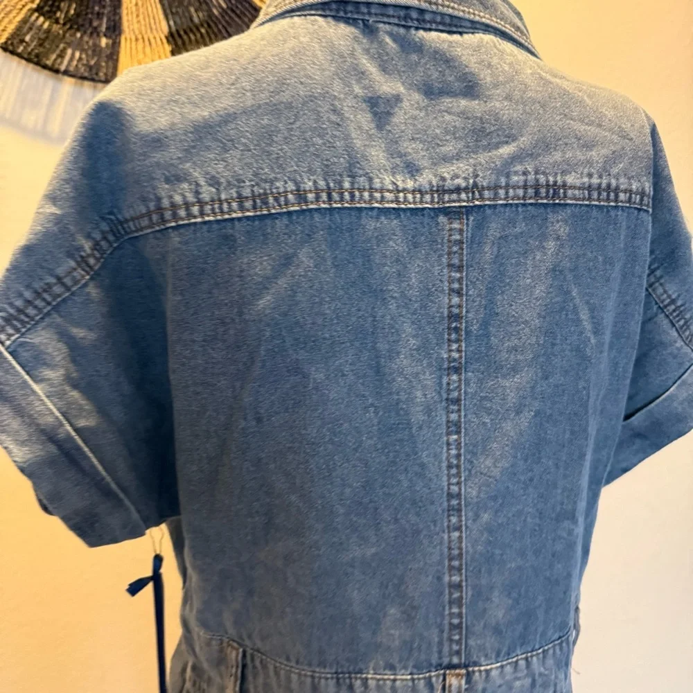 Stylish Denim Button-Up Midi Dress - Picture 7 of 14